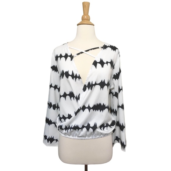 💥 SALE Cross Front Abstract Bell Sleeve Blouse - Picture 2 of 2